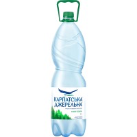 Вода Карпатська джерельна 2л. пластикова пляшка слабогазована
